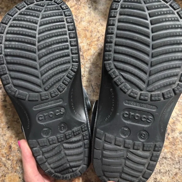 Ladies Crocs - Picture 8 of 8